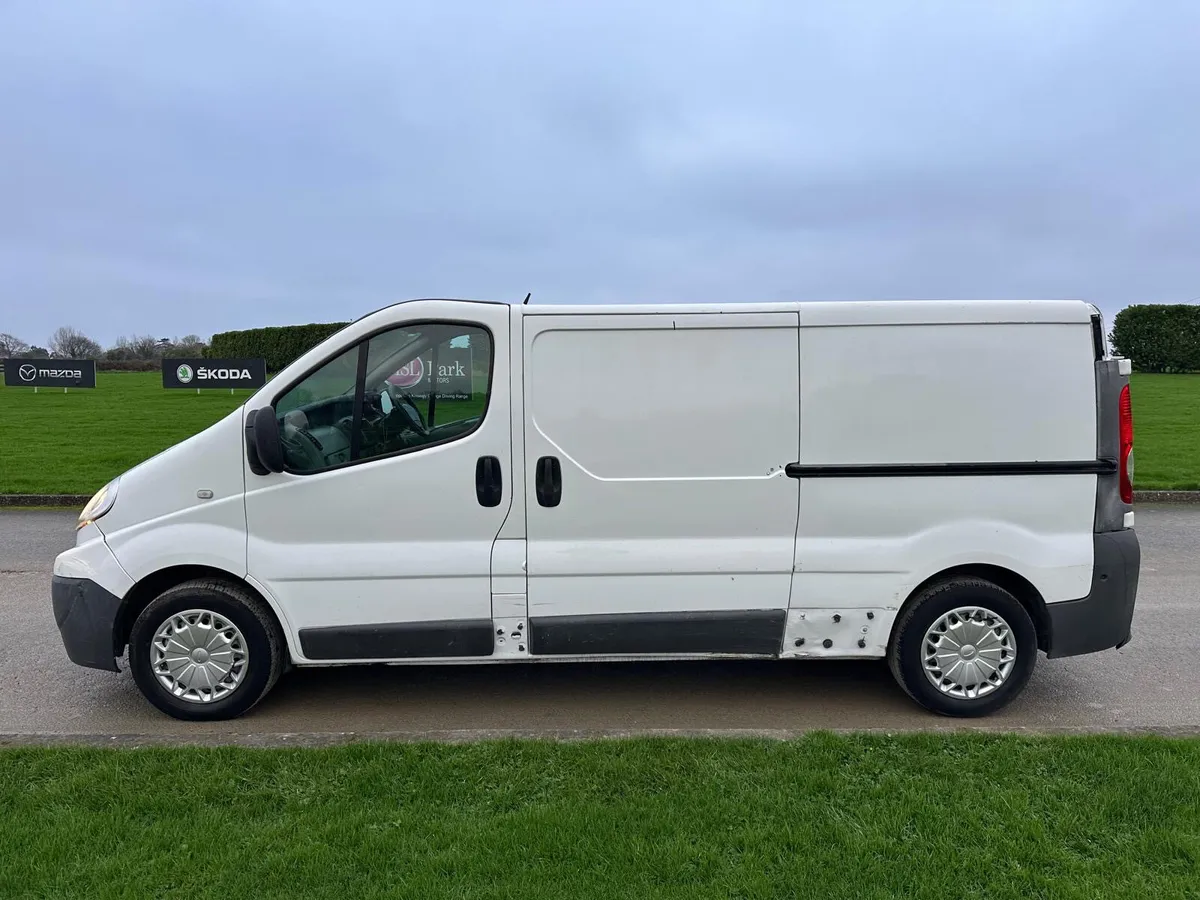 Renault Trafic 2010 Cvrt 3/2026 A/C - Image 4