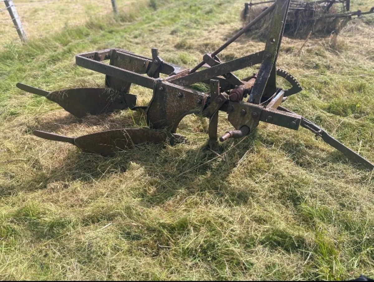 Vintage 2 furrow plough & 3 furrow drill plough - Image 2