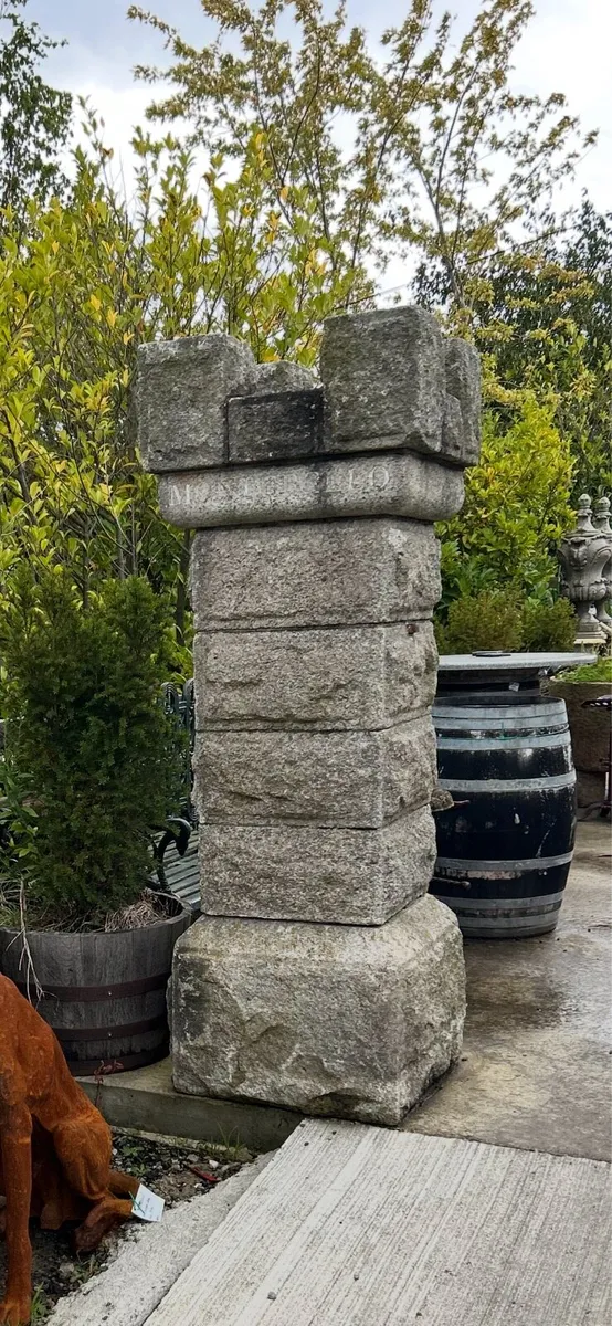 Sinead O Connor pillars - Image 3