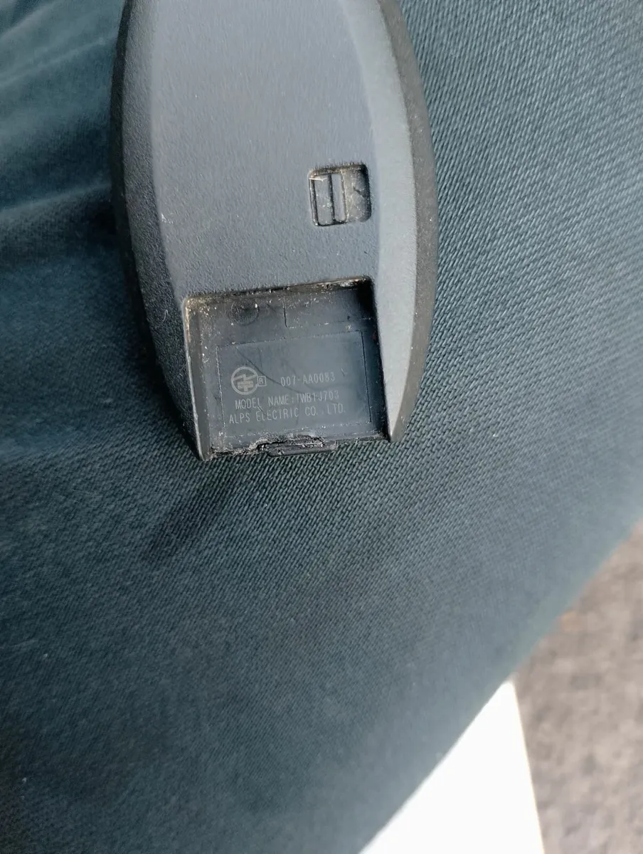 Nissan serena 15y for breaking - Image 2