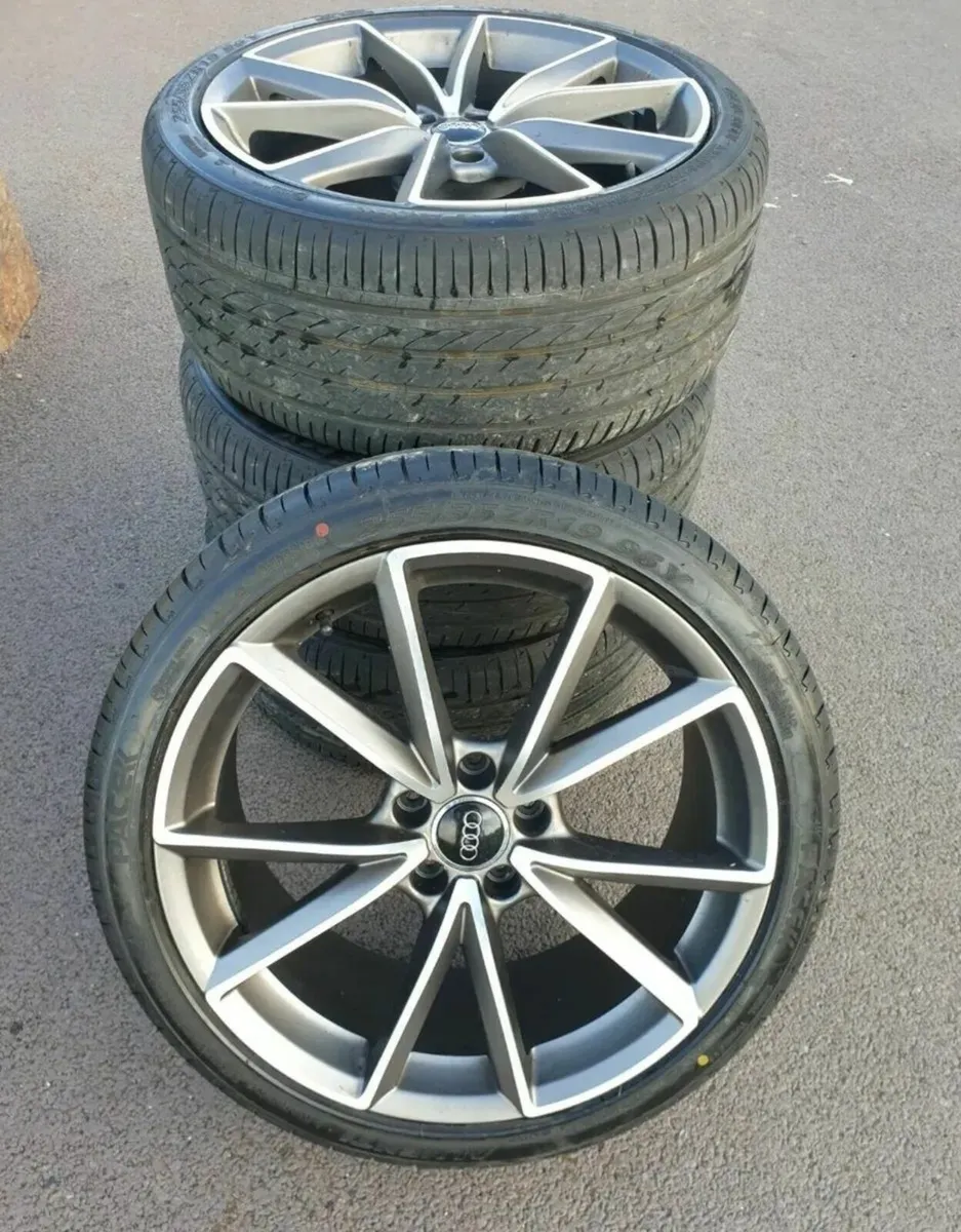 19" Alloy Wheels - Image 1