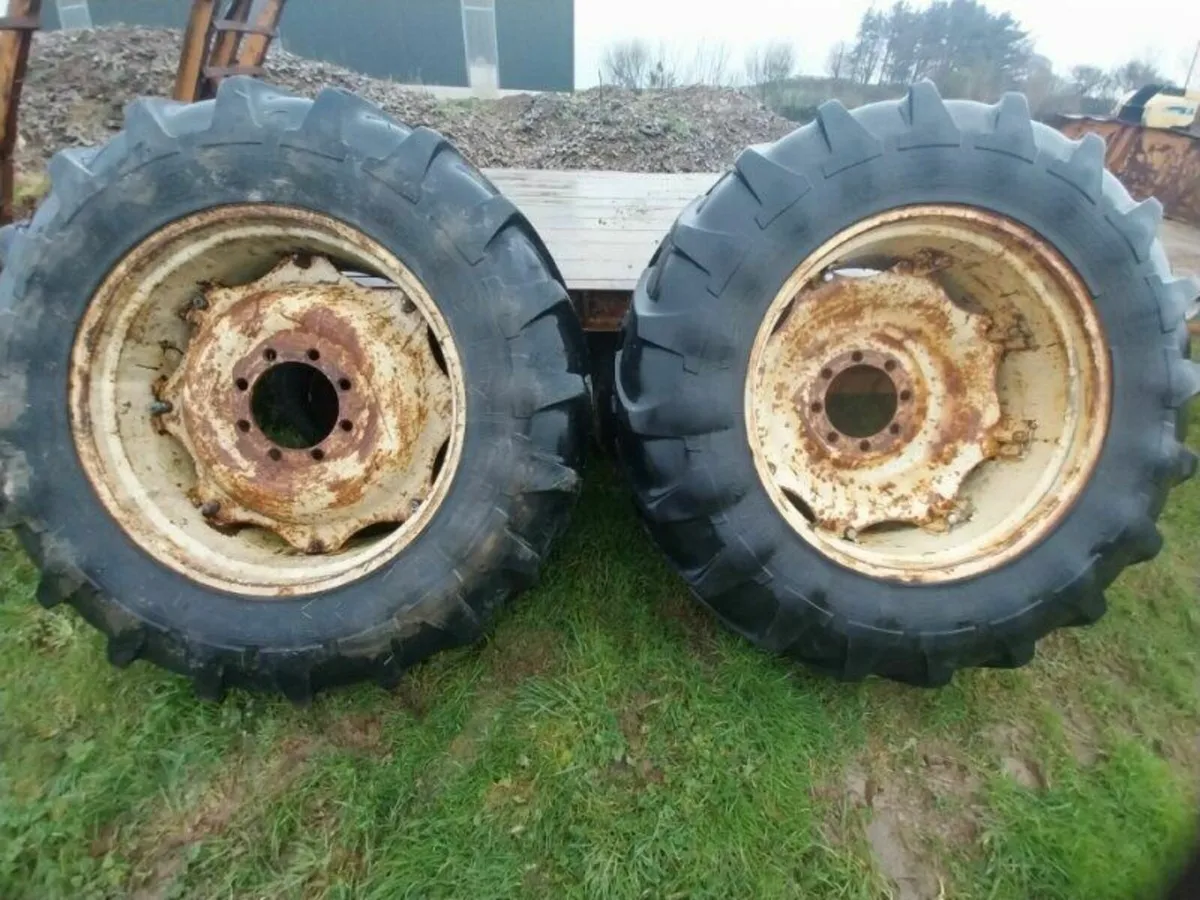 R34 Wheels & Tyres - Image 1