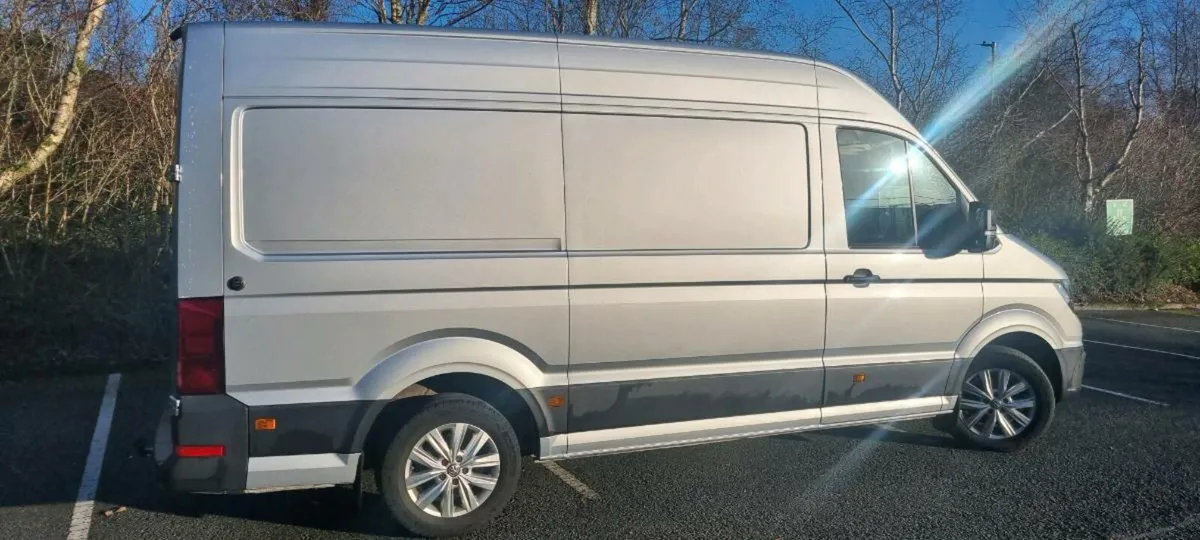 VW Crafter CR35  140bhp auto HIGHLINE - Image 1