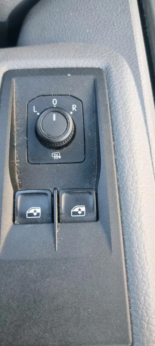 VW Crafter CR35  140bhp auto HIGHLINE - Image 3