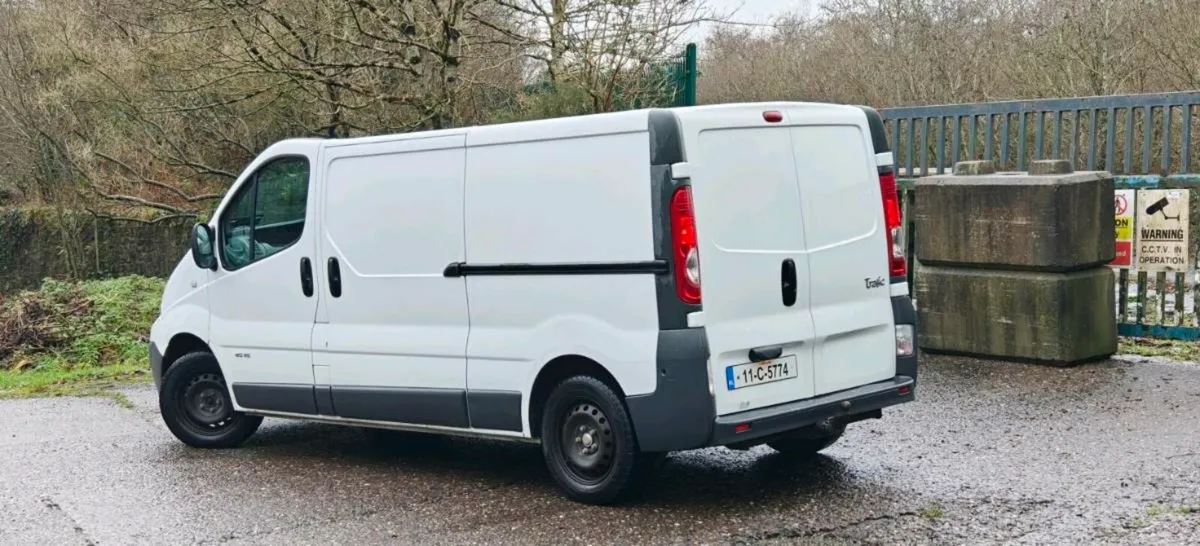 Renault Trafic 2.0 dci FRESH DOE - Image 3