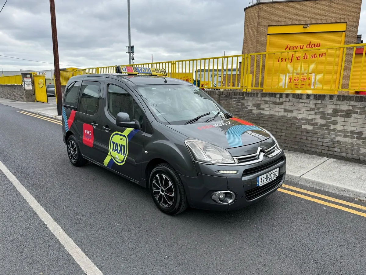 Taxi Rent Wheelchair Peugeot Partner Automatic - Image 3