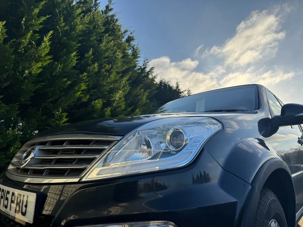Ssanyong Rexton 2.2 diesel 4+4  2015 - Image 3