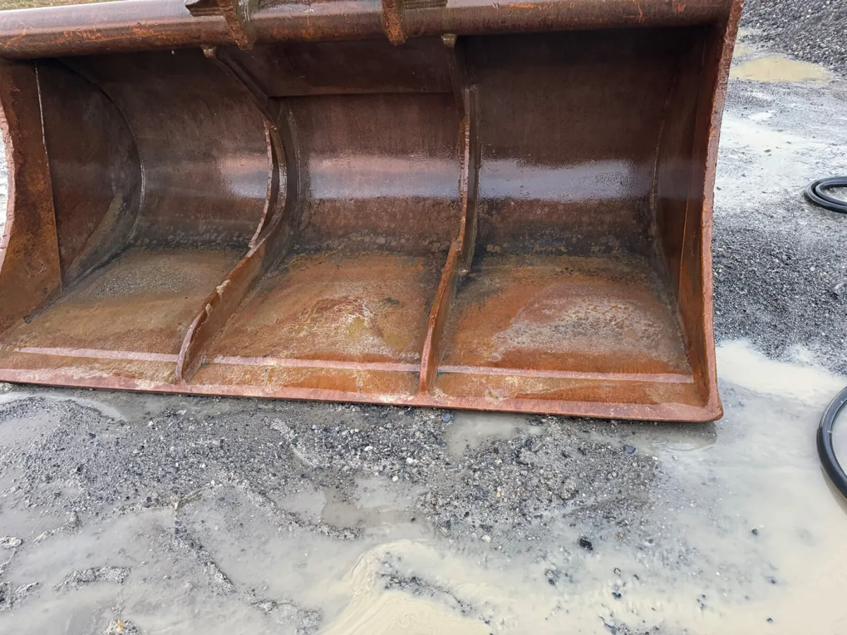 Grading Bucket 110 mm Pins - Image 2