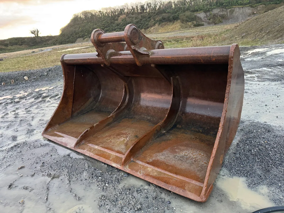 Grading Bucket 110 mm Pins - Image 3