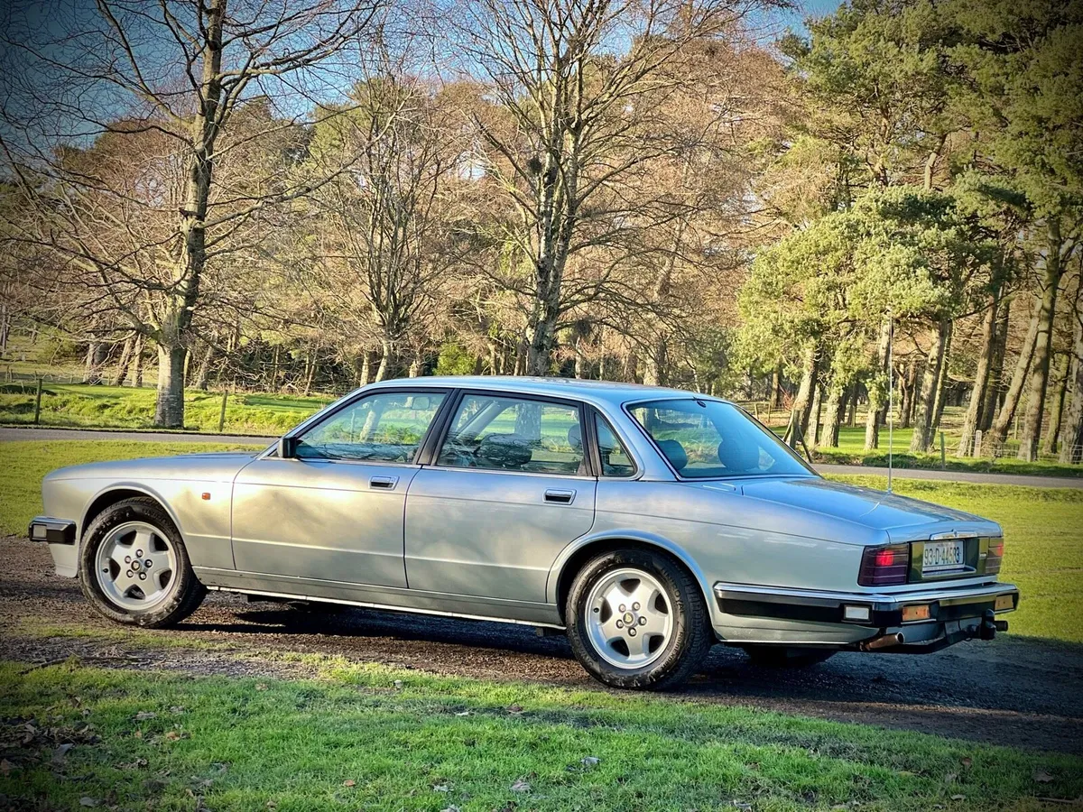 Jaguar XJ 1993 NCT 27 TAX 26 - Image 3