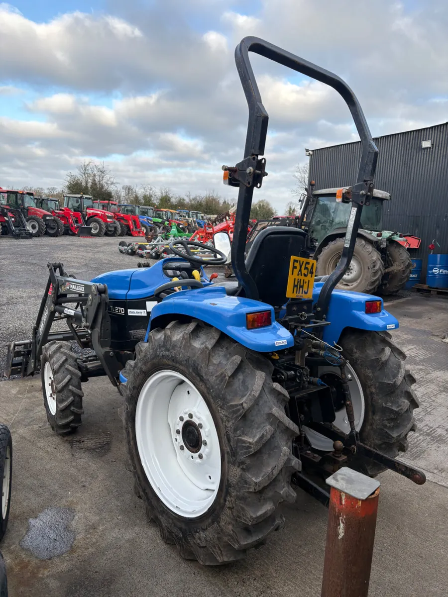 New Holland TL27D  Compact Tractor - Image 4