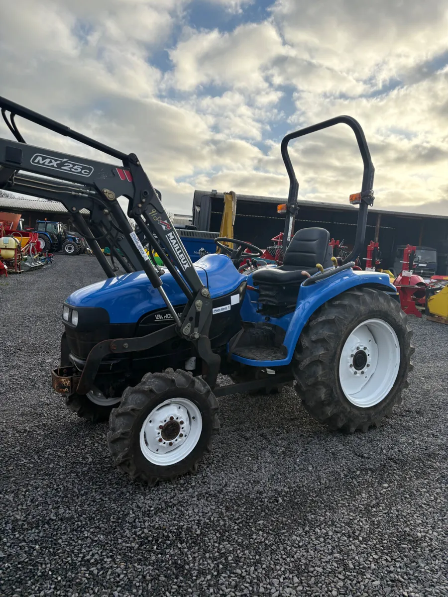 New Holland TL27D  Compact Tractor - Image 1