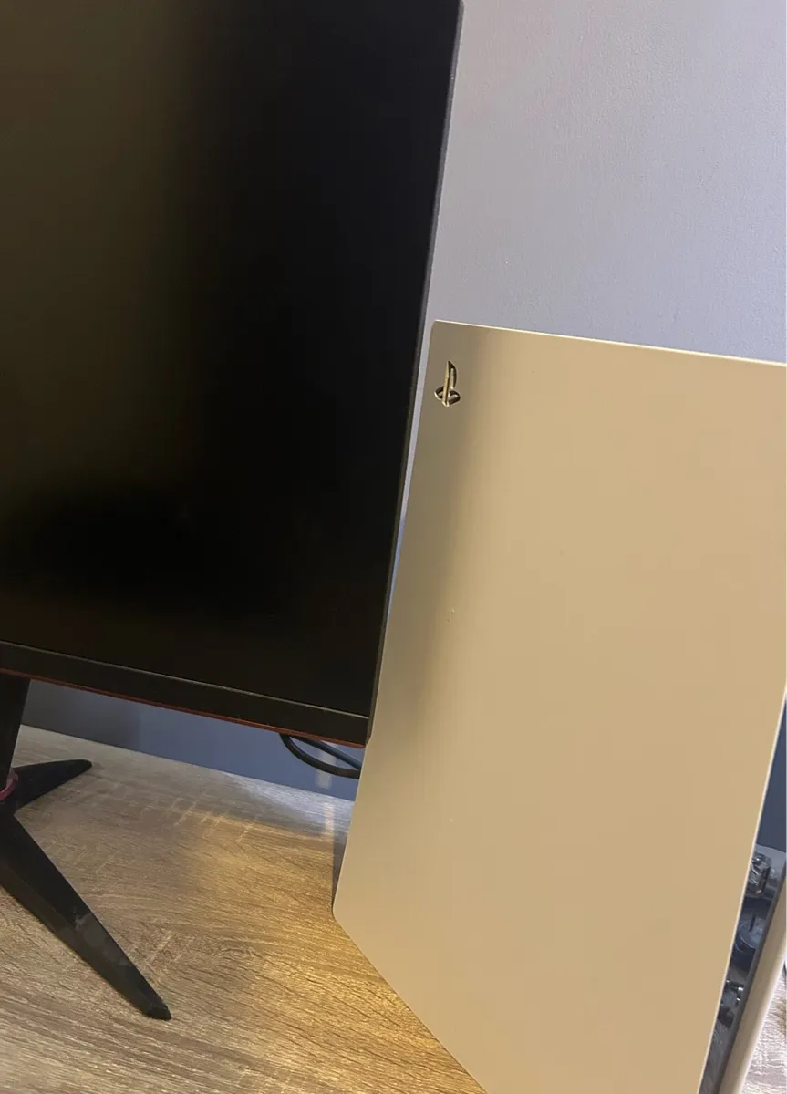PlayStation 5 and AOC gaming monitor - Image 2