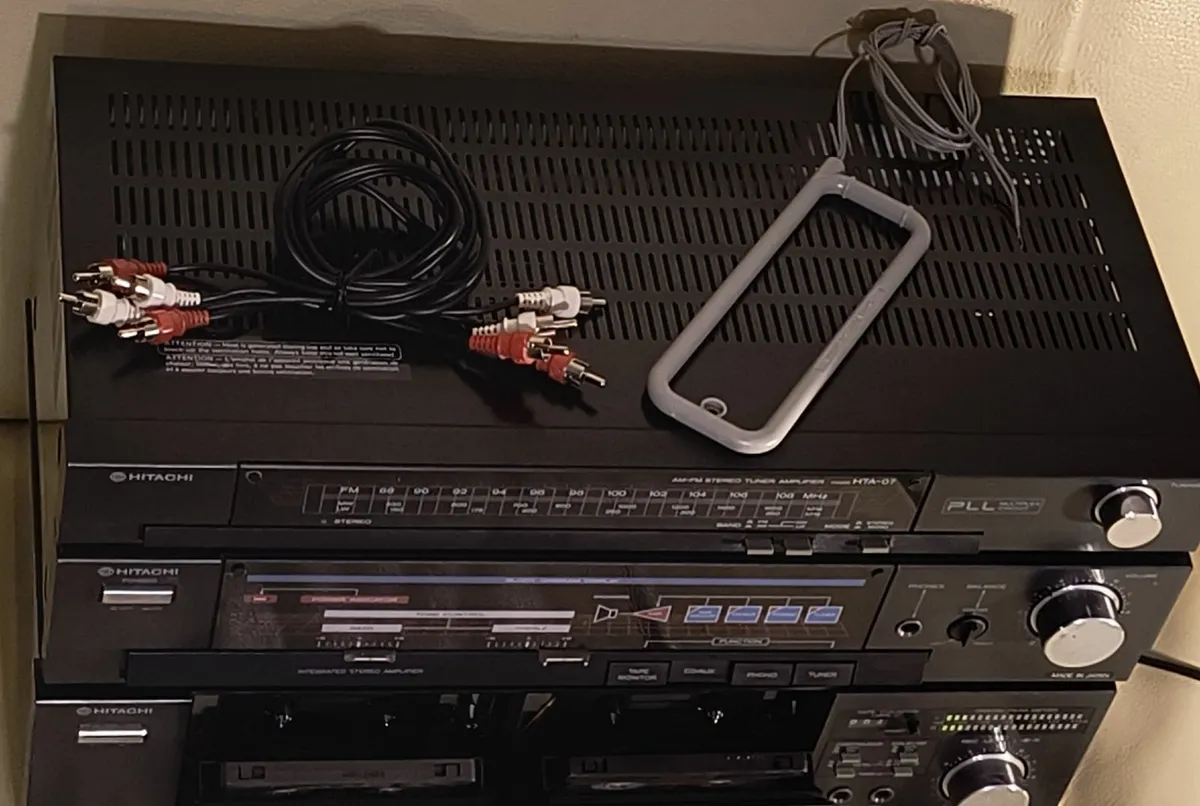 Hitachi HTA-07 Japan AM/FM Stereo  Tape set - Image 3