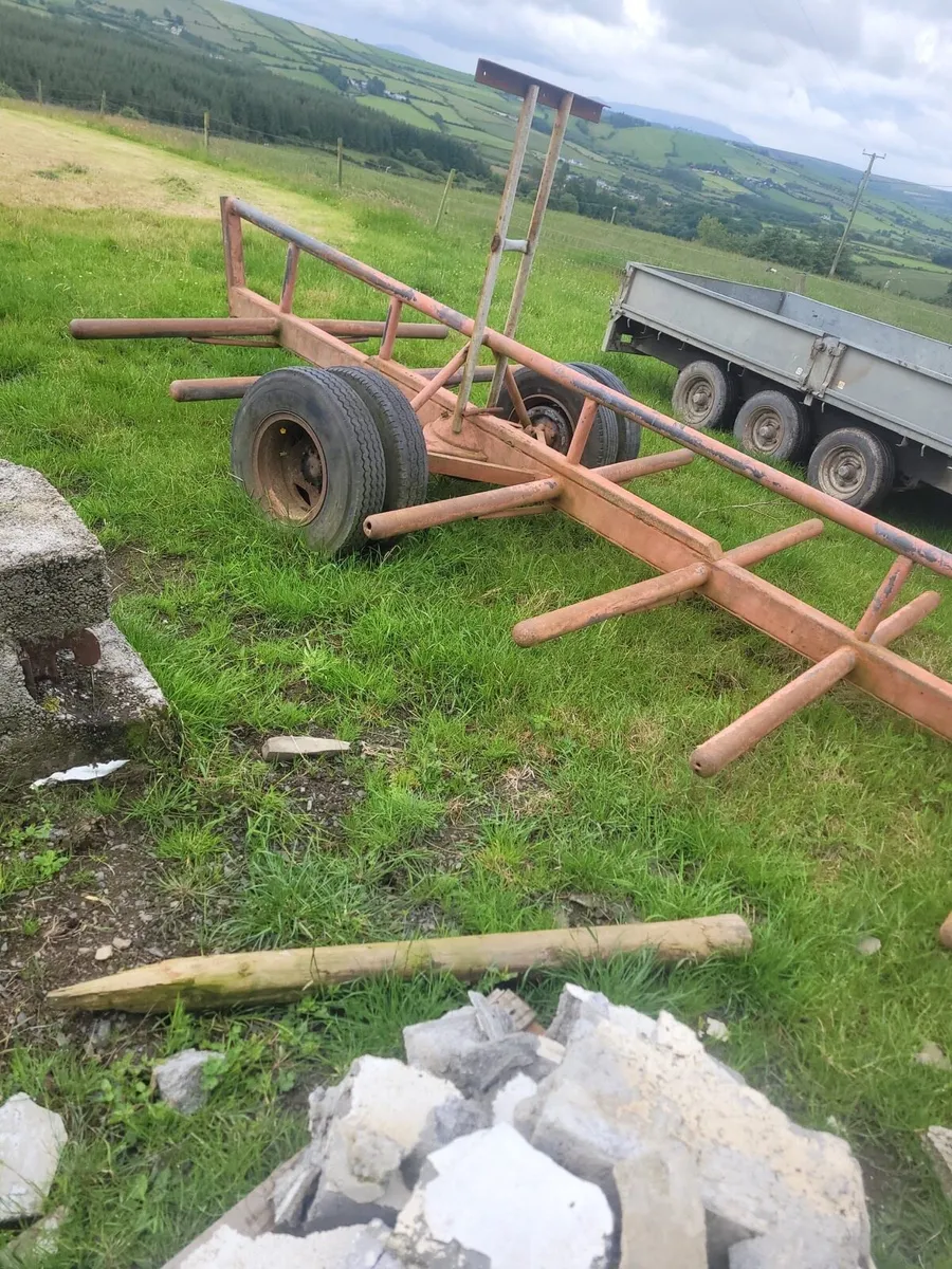 6 Bale Trailer - Image 1