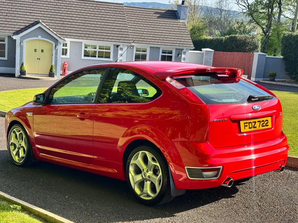 2006 Ford Focus ST 5,400 DRY MILES - Image 4