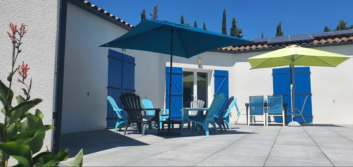 Private villa with pool in South of  France - Image 2