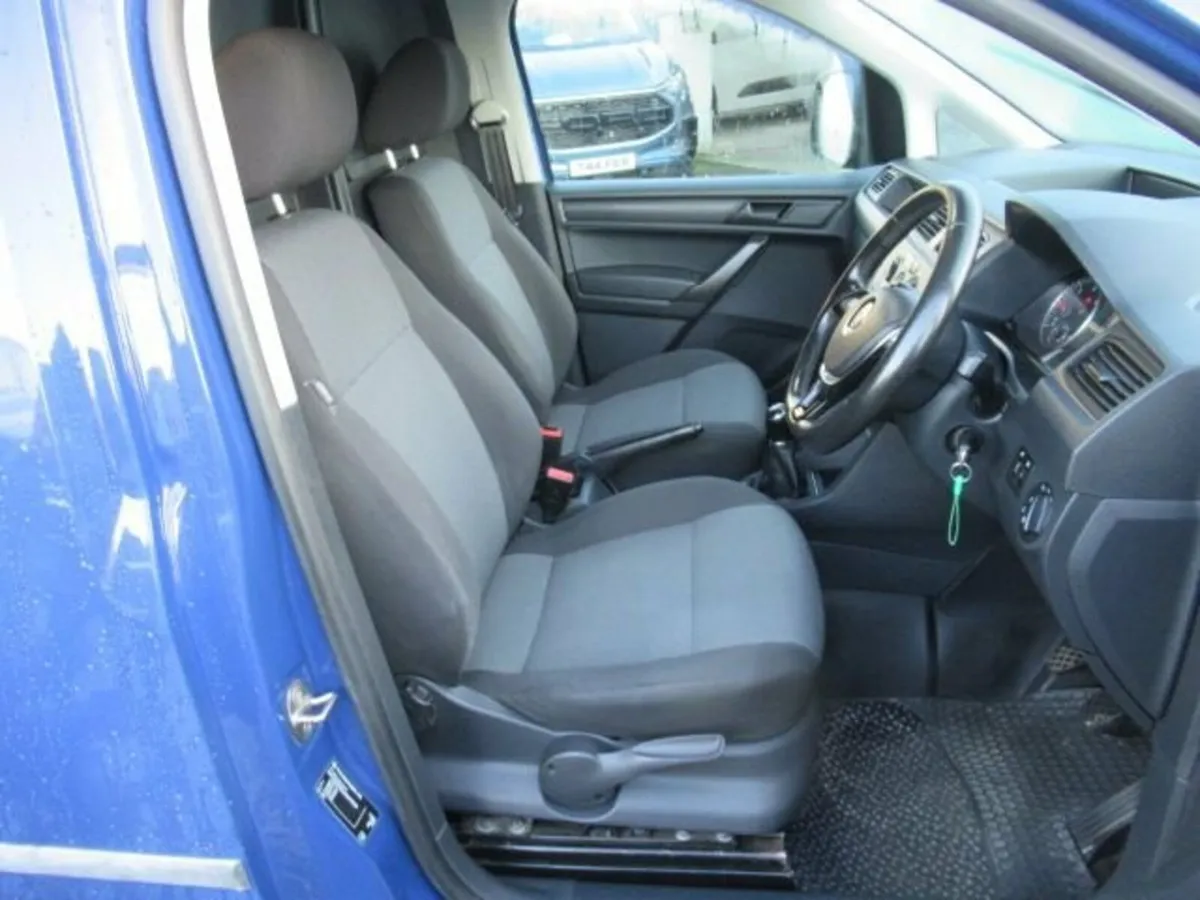2.0 TDI C20 BlueMotion Tech Startline Panel Van 5d - Image 3