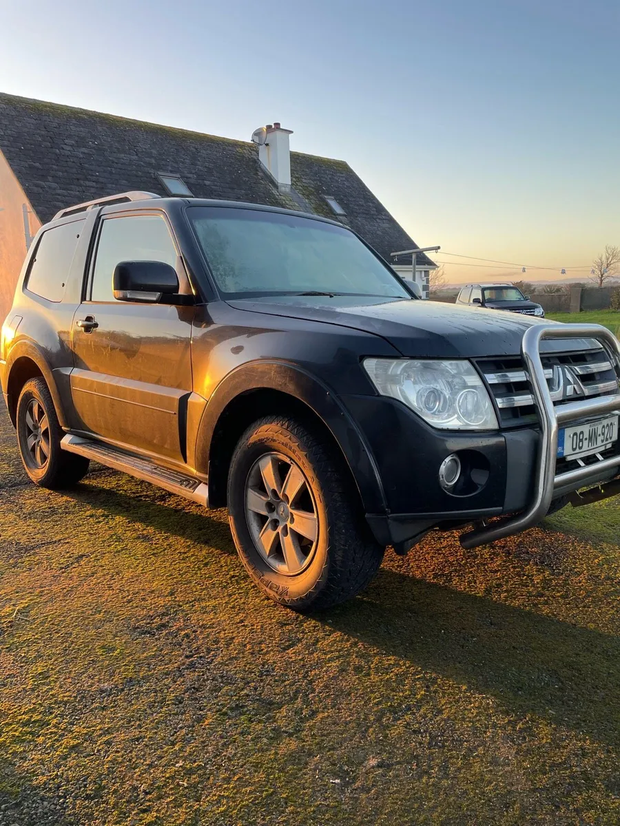Mitsubishi Pajero 3.2 - Image 1