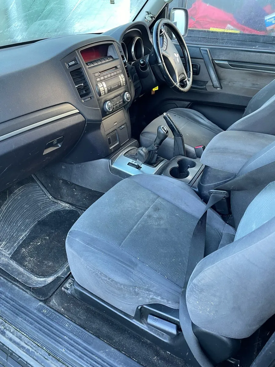 Mitsubishi Pajero 3.2 - Image 4
