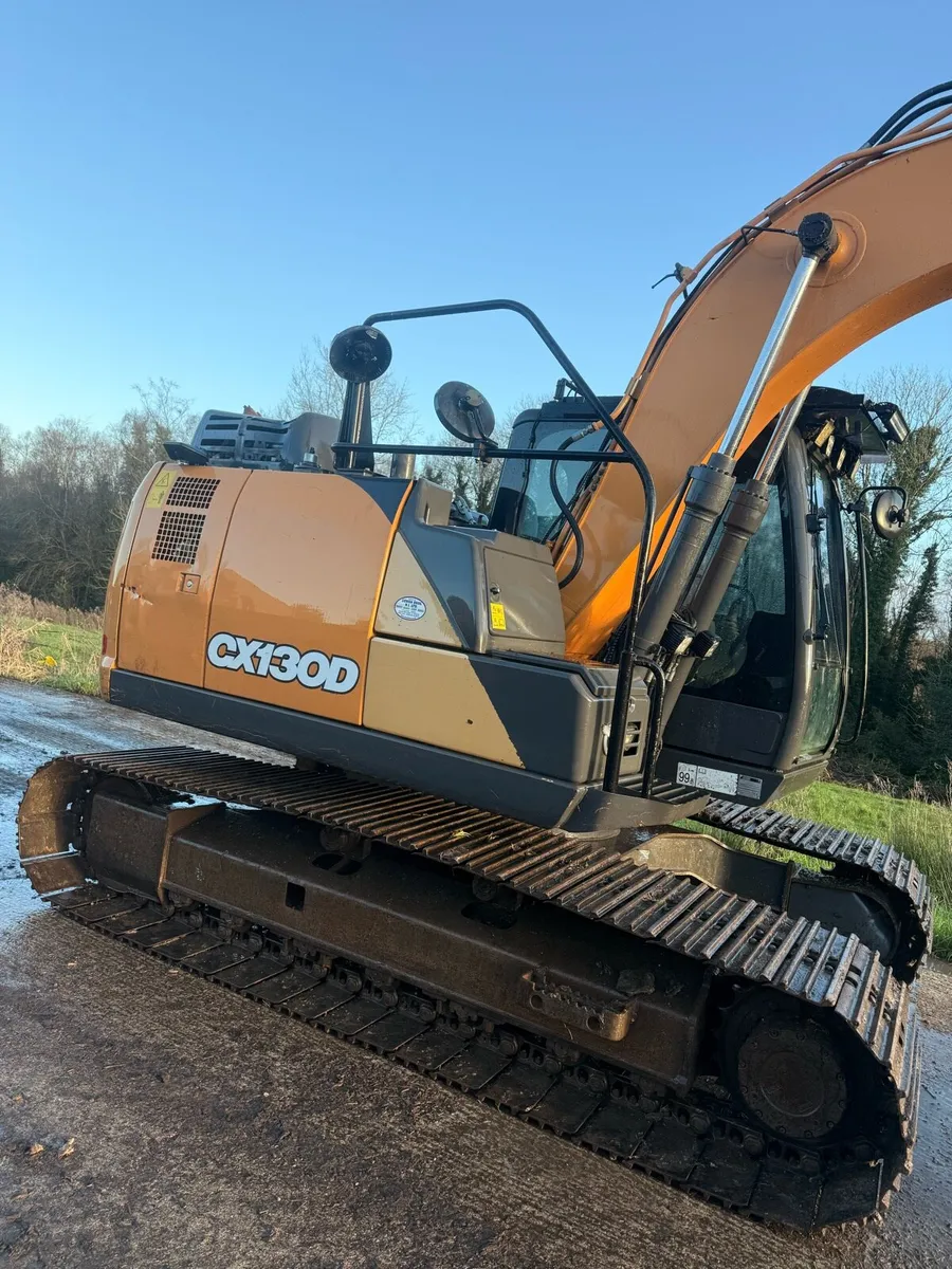 Case 130D digger - Image 4