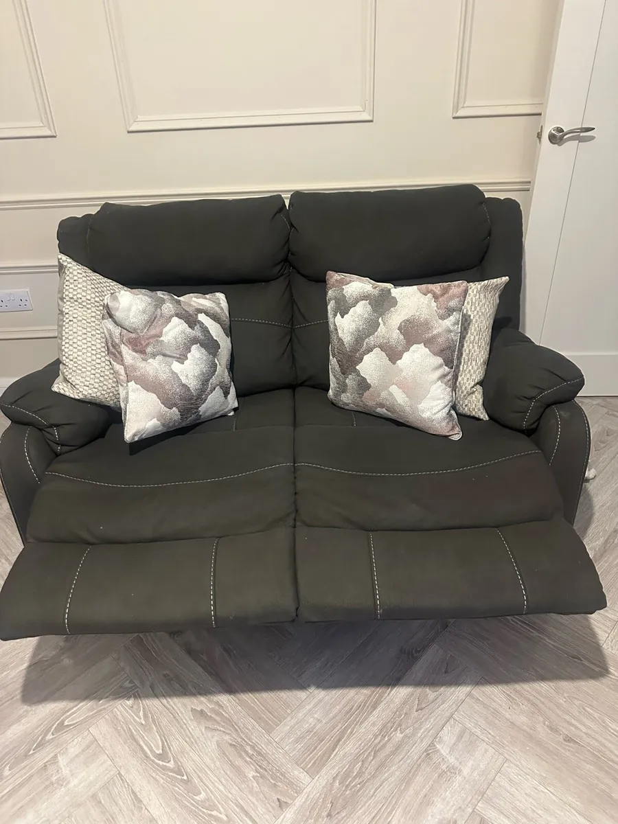 Living room couch - Image 2