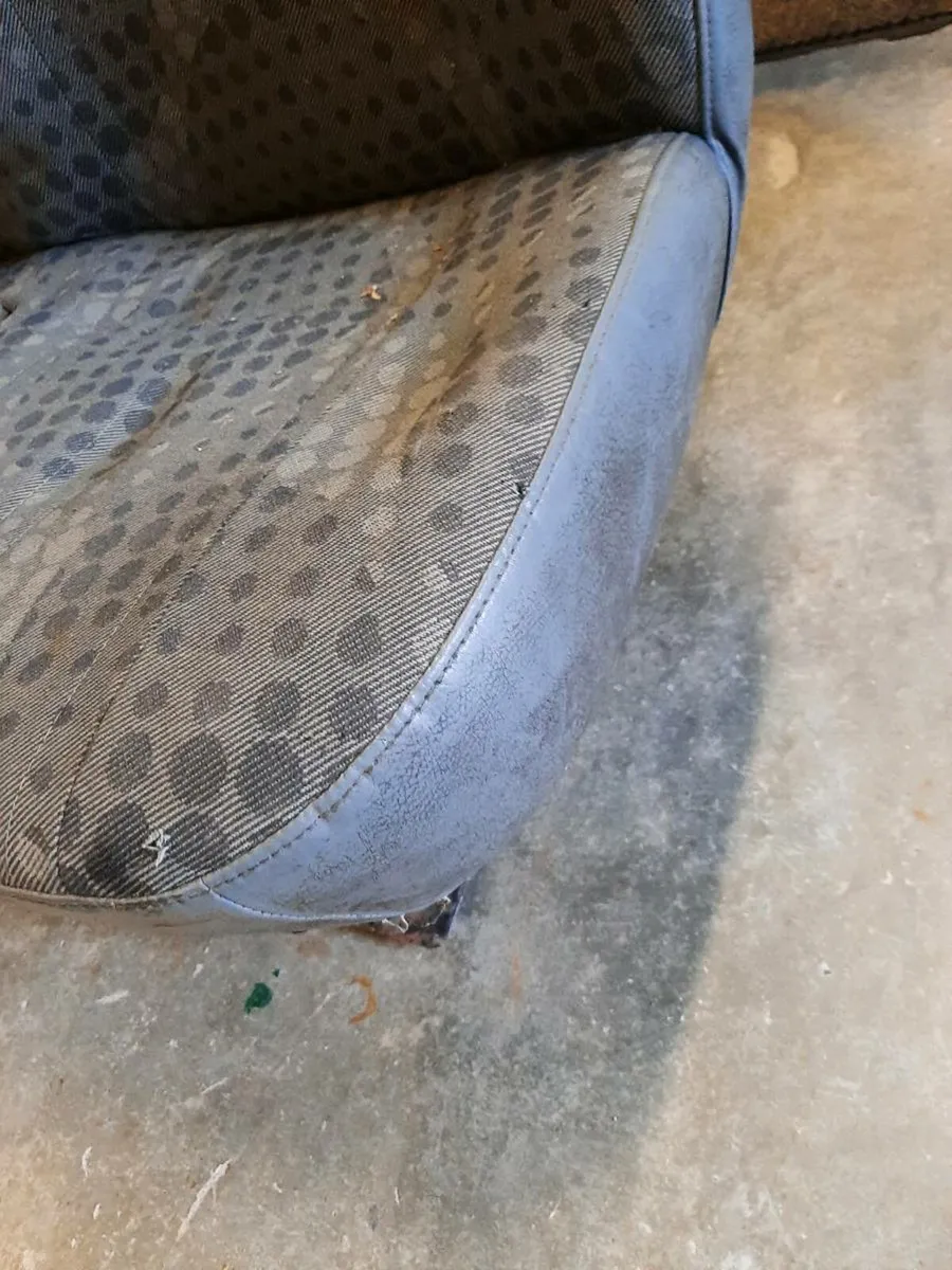 Crew cab seat - Image 3