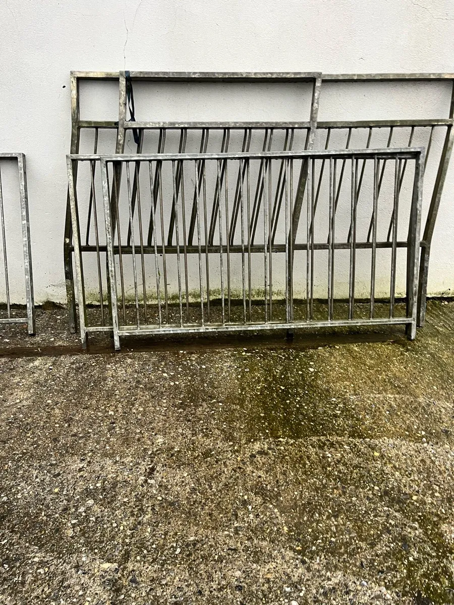 Gates and railings - Image 2