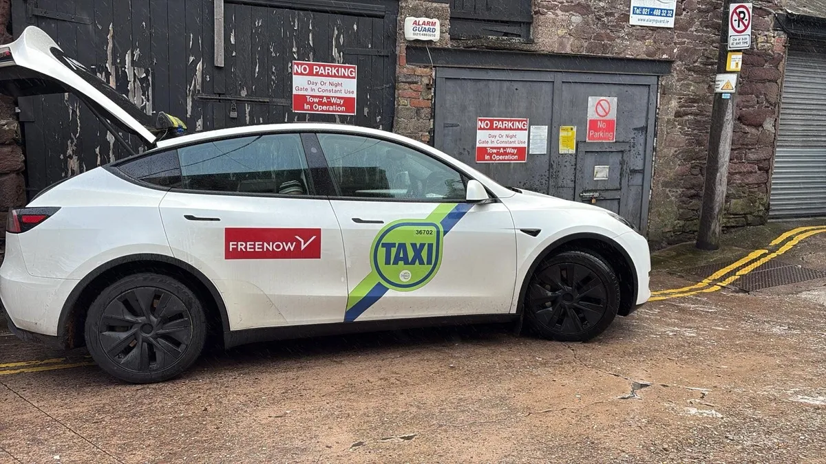 Ready Taxi Model Y 242 - Image 1