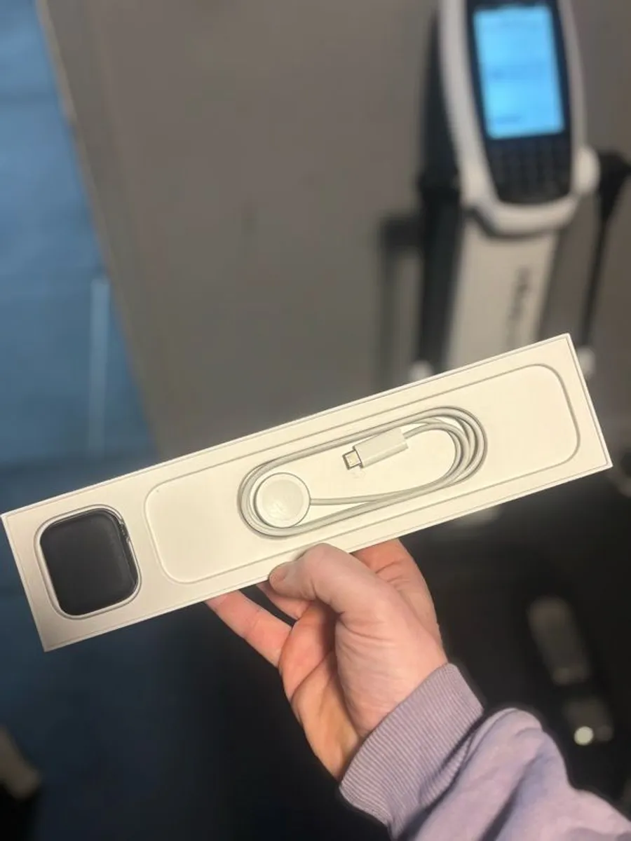 apple watch series 8 - Image 4