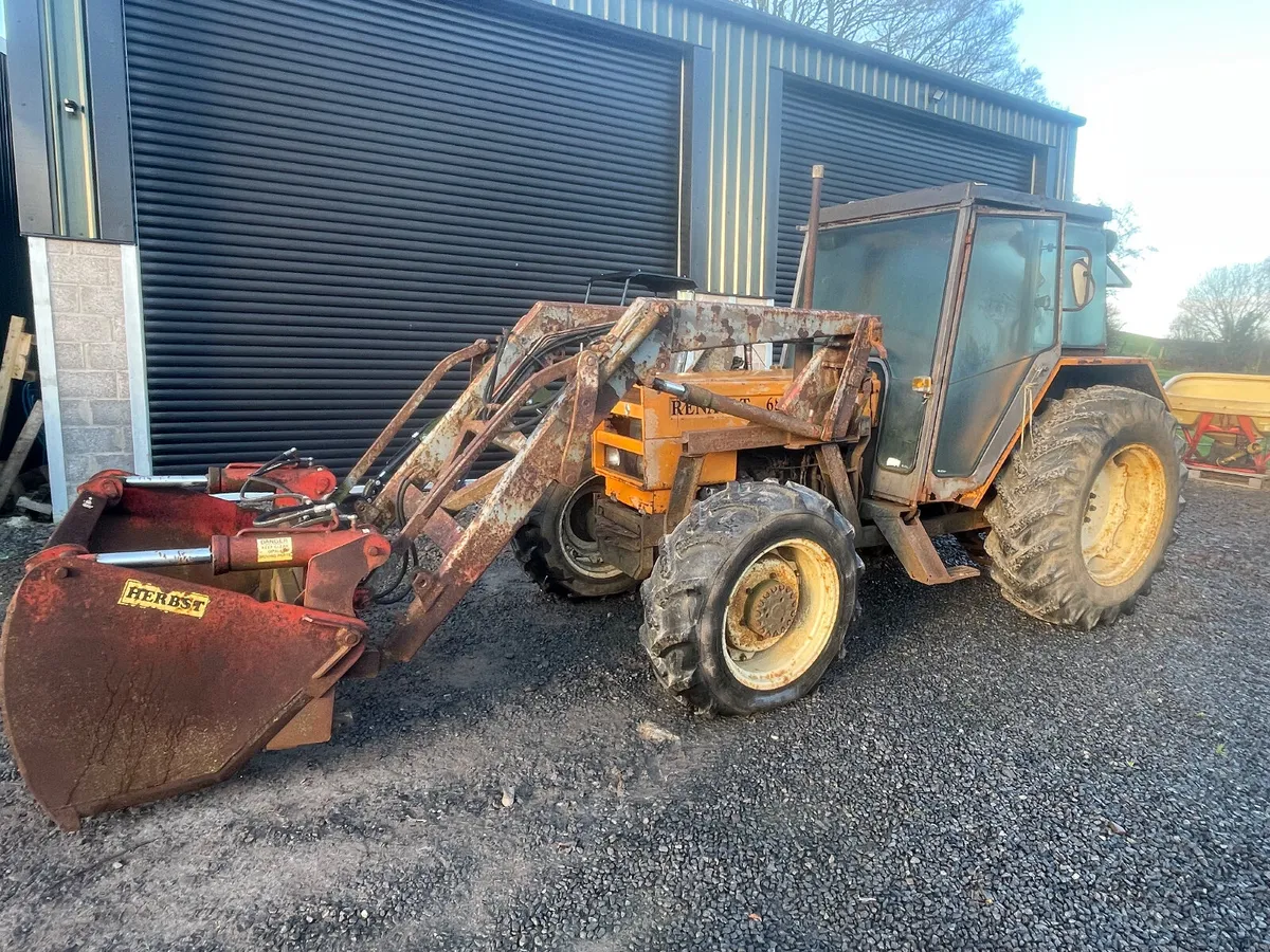 Renault 60-14 tractor and loader - Image 1