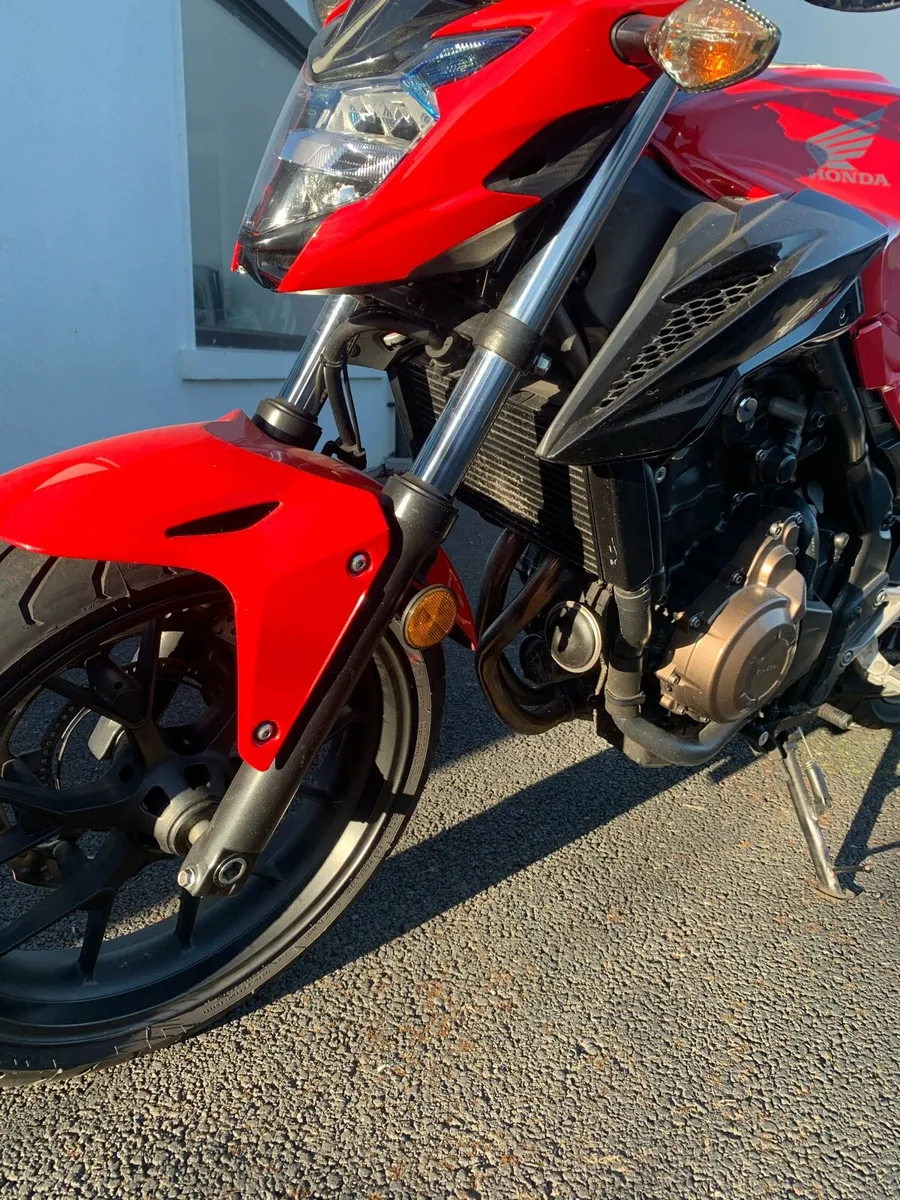 CB500F Motorbike - Image 4