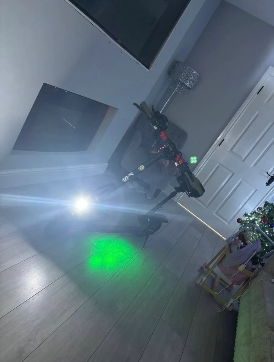 E scooter - Image 1