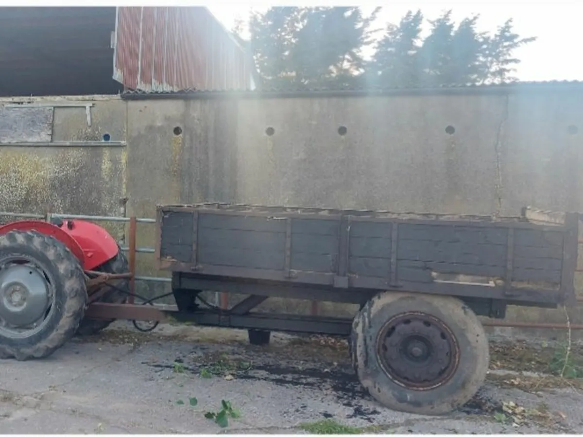 Tractor trailer - Image 1