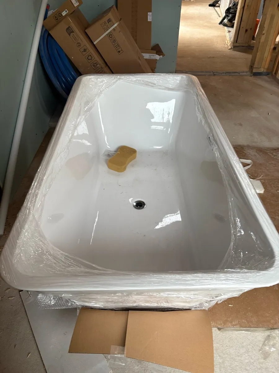 Designer Bath Tub - Image 2