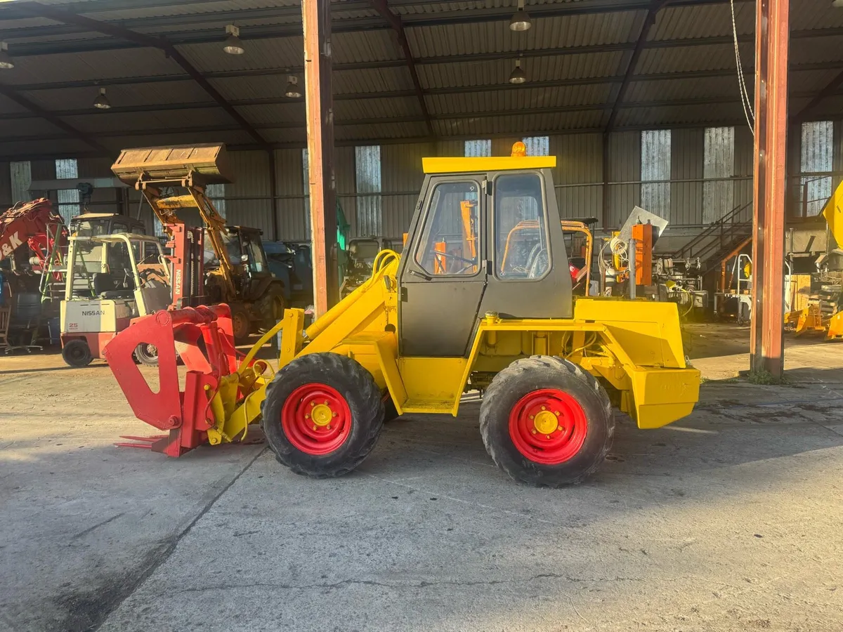 Kramer loader SALE AGREED - Image 1