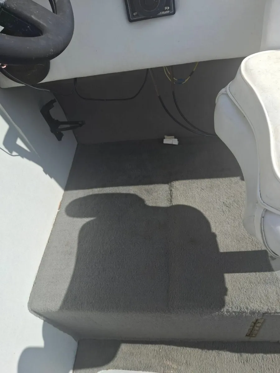 Bayliner 23ft Classic 2 berth Sea Cruiser - Image 3