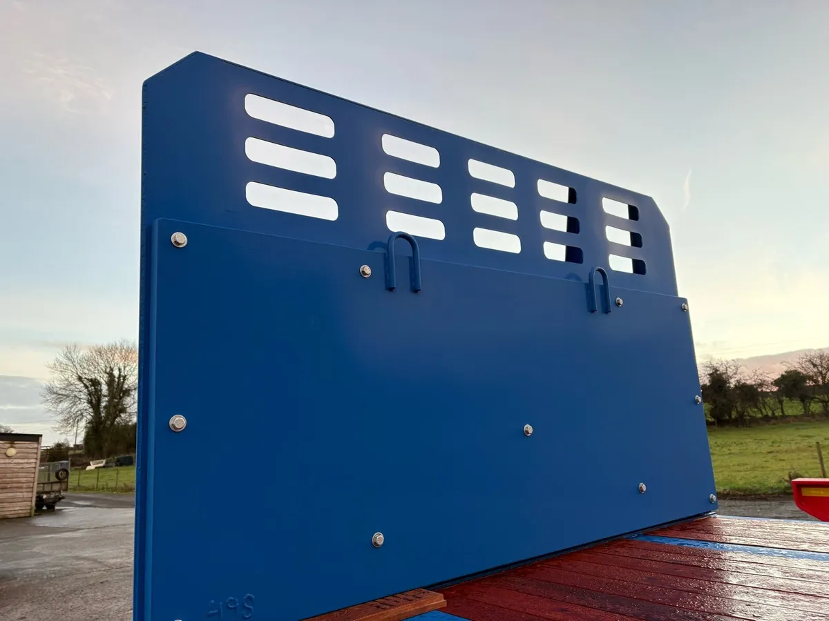 New Unused 37 ft Moffett Mounty Flat Trailer - Image 4