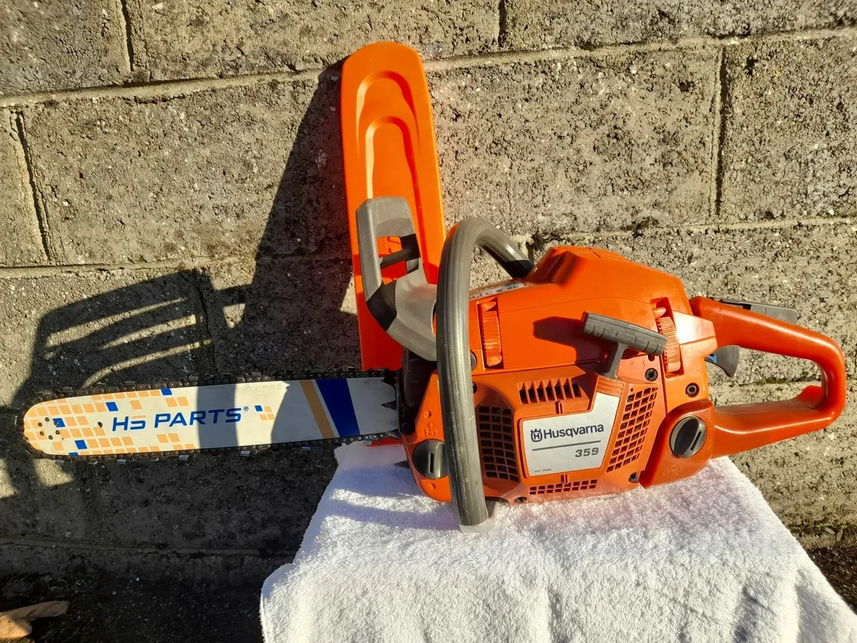 Selling Chainsaw - Image 1