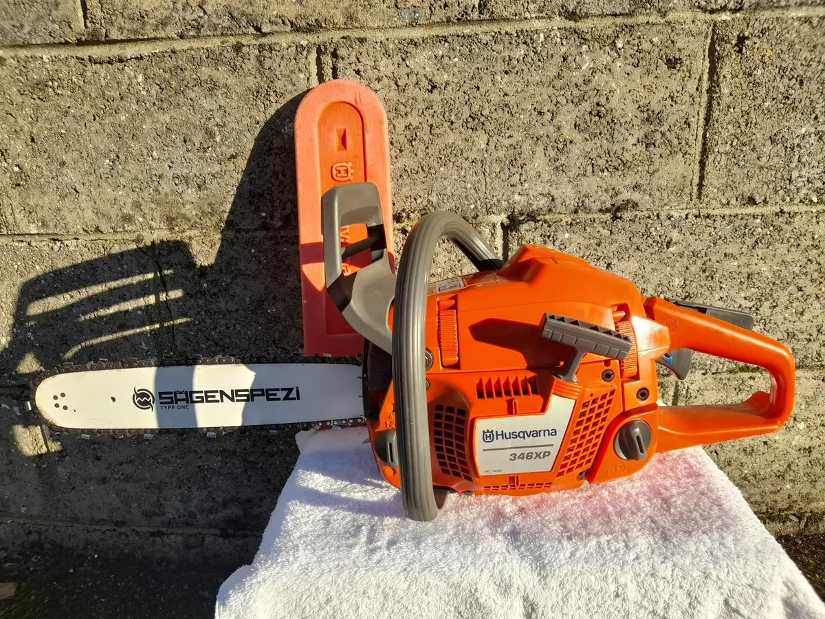 Selling Chainsaw - Image 1