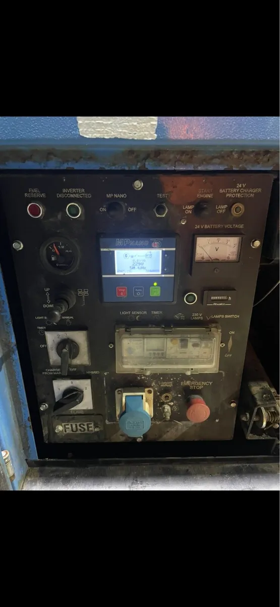 Tower light / generator - Image 3