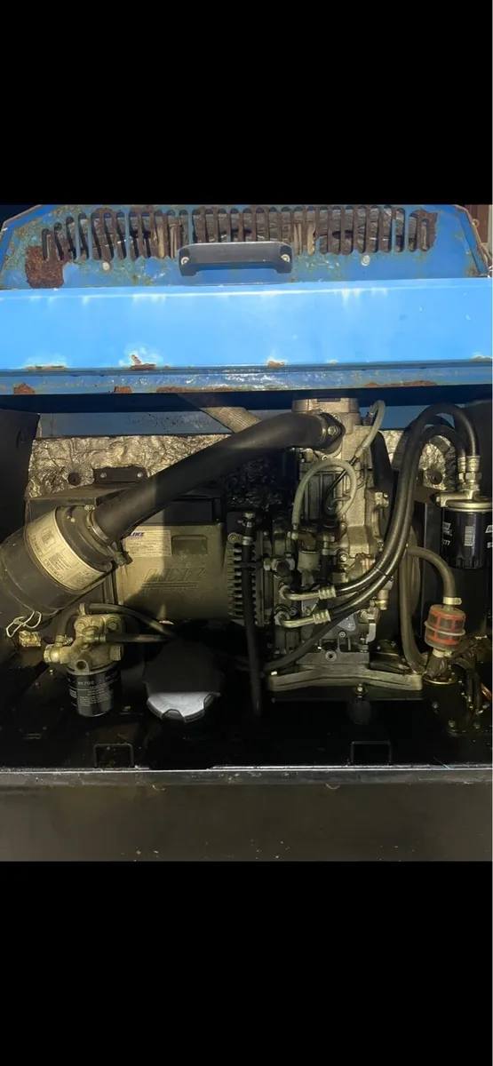 Tower light / generator - Image 4