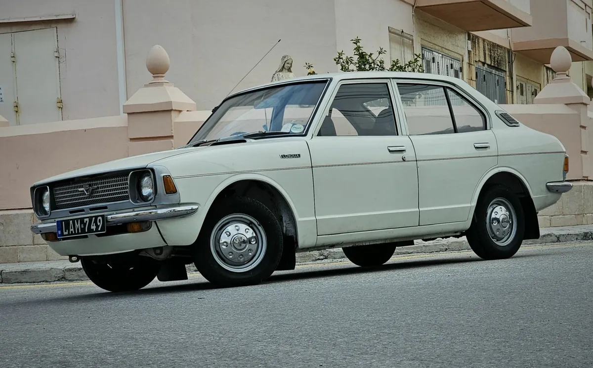 TOYOTA COROLLA - Image 2