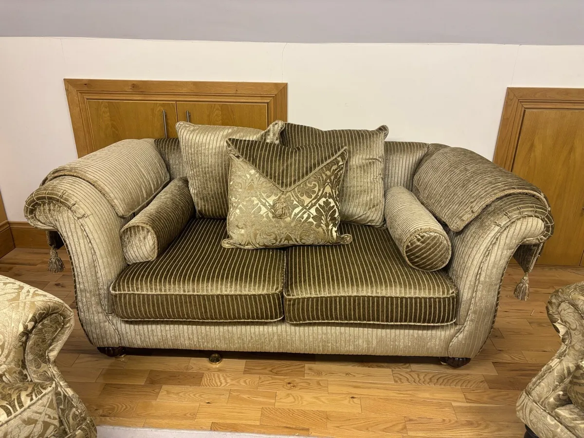 Finline Sitting room suite - Image 2