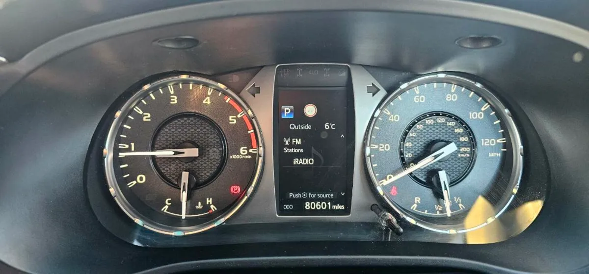 Toyota hilux - Image 3