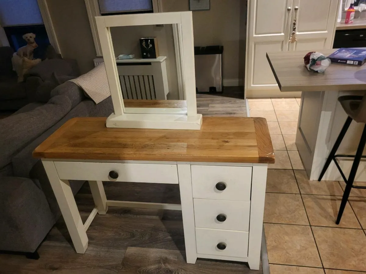 Dressing table and mirrow - Image 1