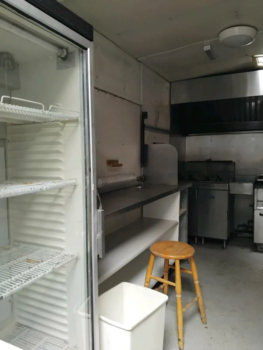 Catering trailer - Image 2