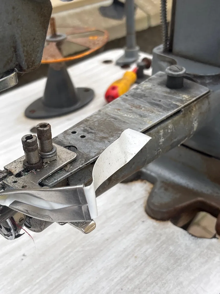 Sewing machine - Image 3