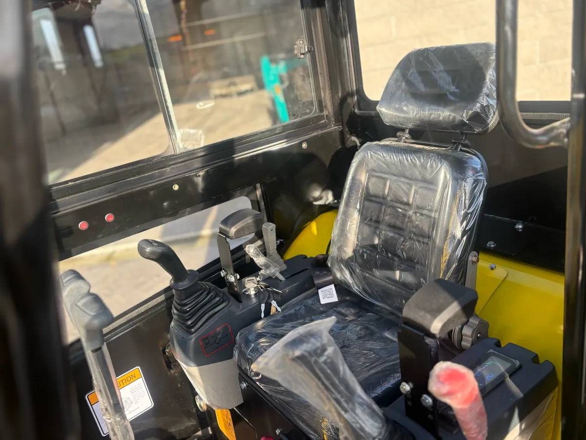 Mini diggers - Image 2