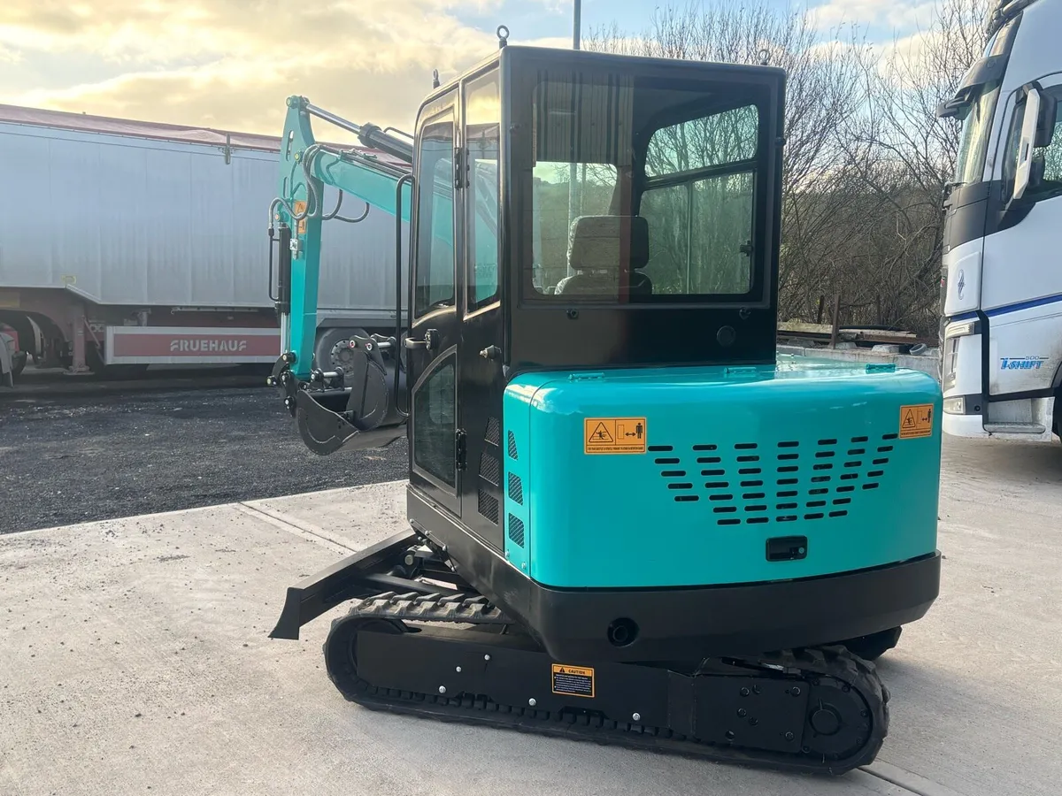 Mini digger - Image 4